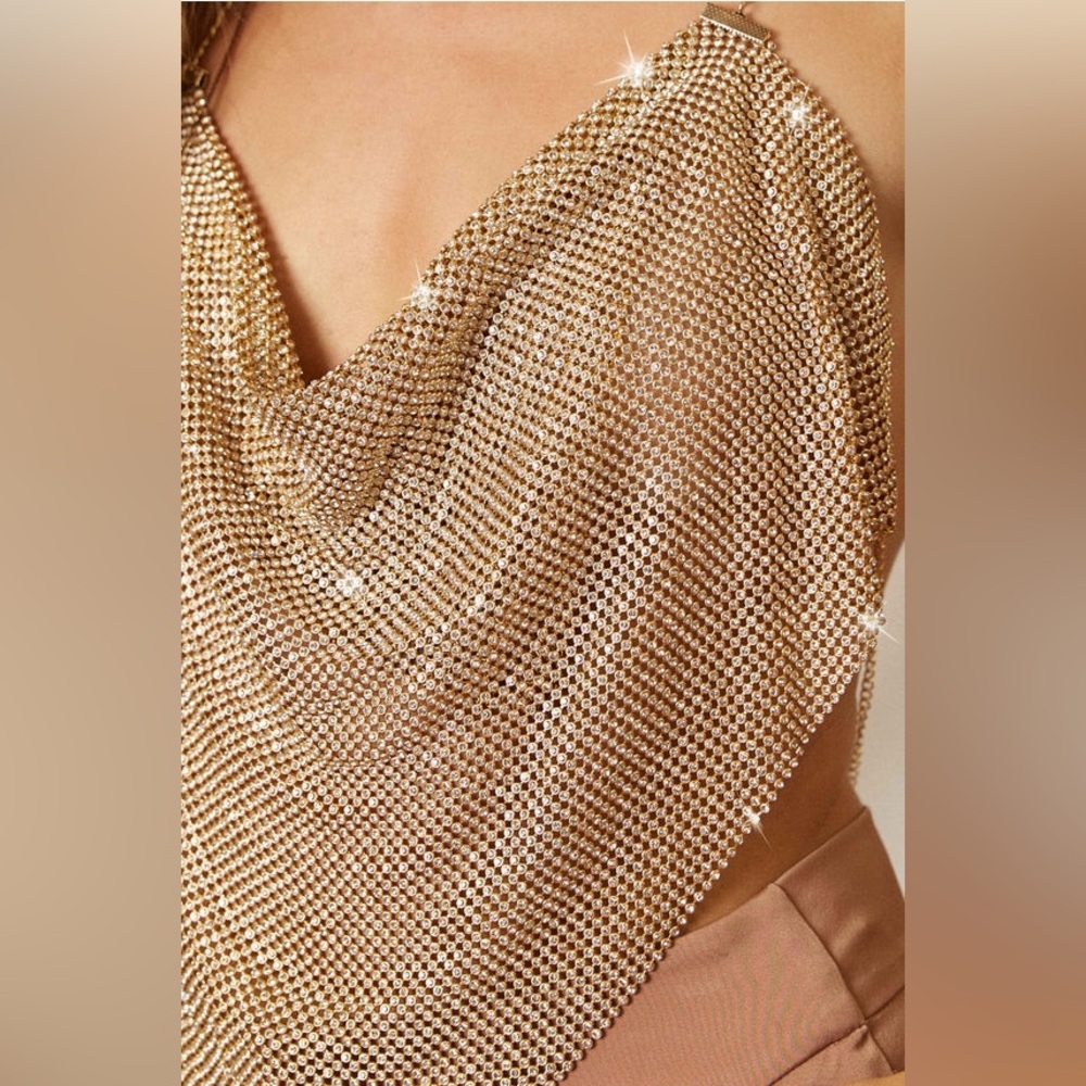 ***ONE ITEM PER ORDER*** Women's Gold Halter point Top Elegant Gold Chain Halter - Picture 3 of 9